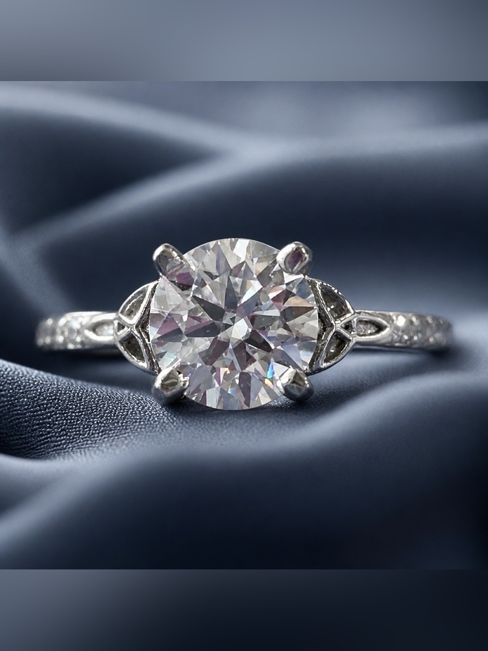 SIZE 9, AAA 8mm Round Moissanite Solitaire.
Set in 925 Sterling Silver.